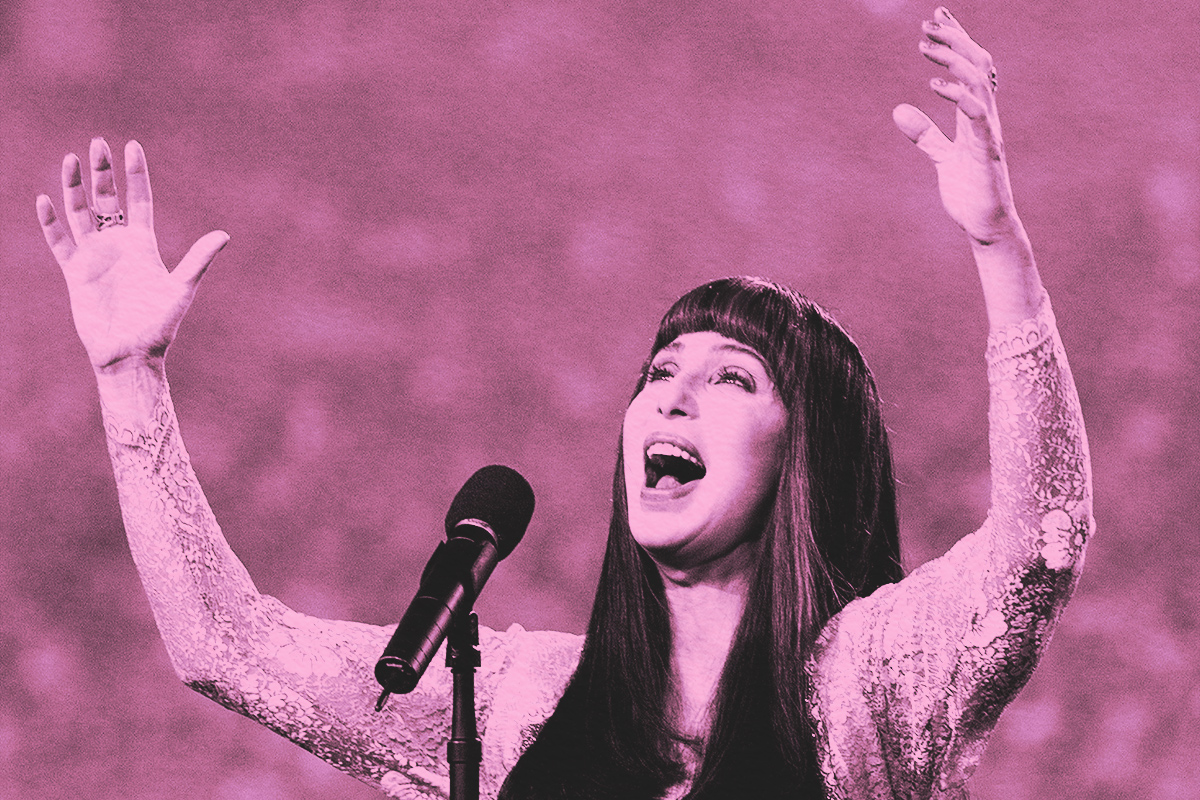 Cher performing in 1999